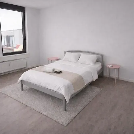 Apartment Budget For Workers, Near Frankfurt Am Main *