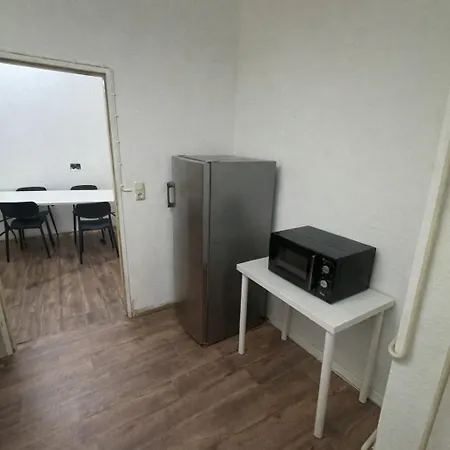 Apartment Budget For Workers, Near Frankfurt Am Main *