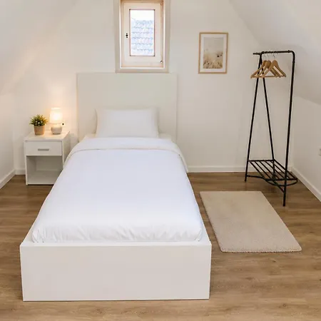 Apartment Budget For Workers, Near Frankfurt Am Main *